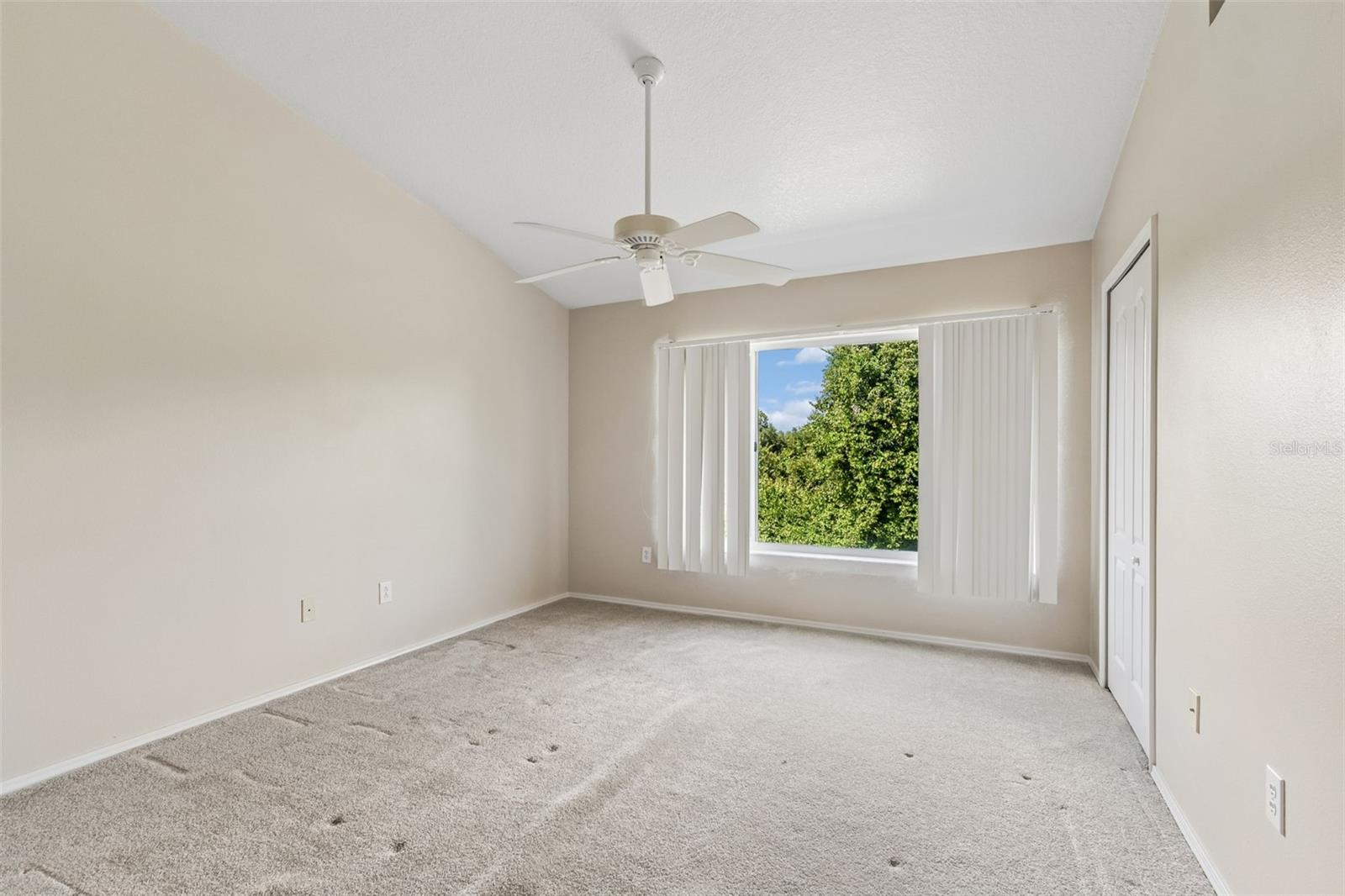 1330 STANDRIDGE DR — photo 26