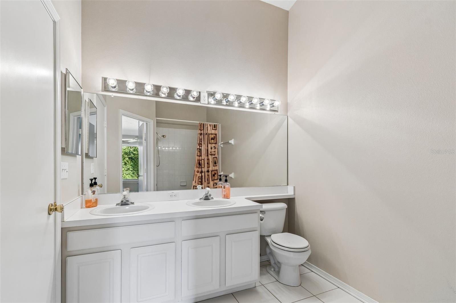1330 STANDRIDGE DR — photo 25
