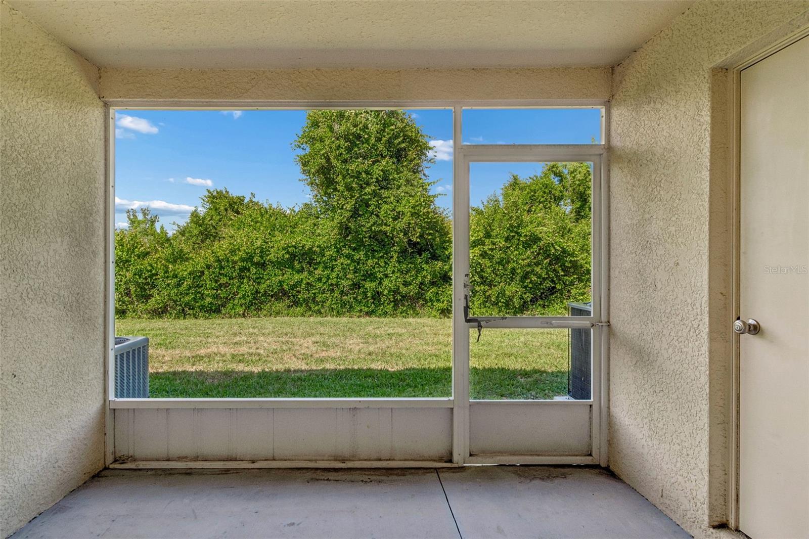 1330 STANDRIDGE DR — photo 30