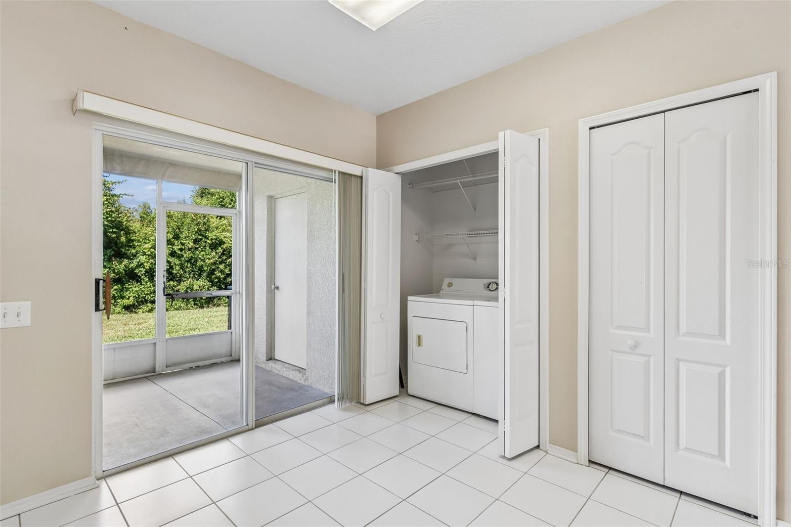 1330 STANDRIDGE DR — photo 16