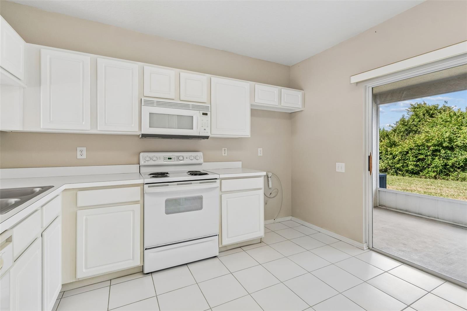1330 STANDRIDGE DR — photo 15