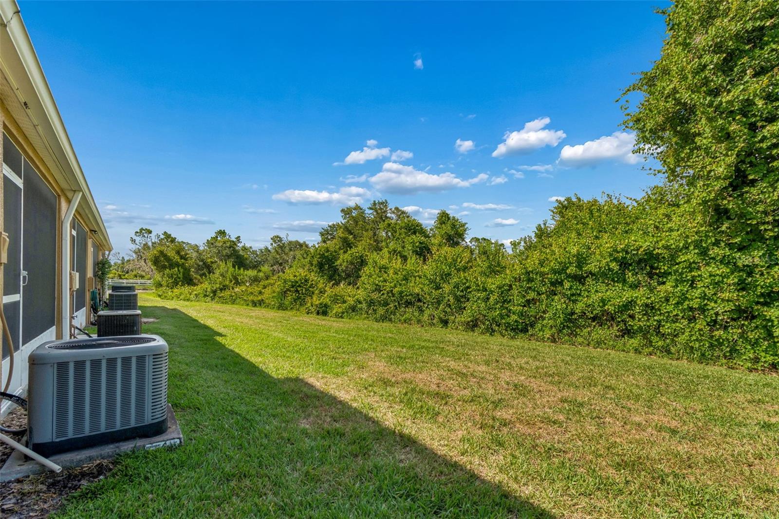 1330 STANDRIDGE DR — photo 34