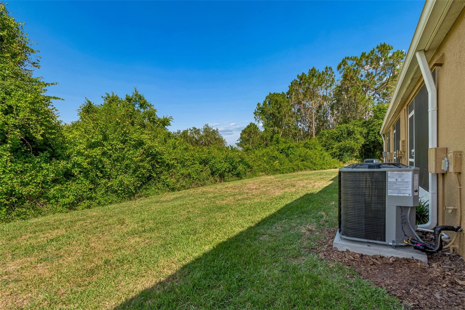 1330 STANDRIDGE DR — photo 36