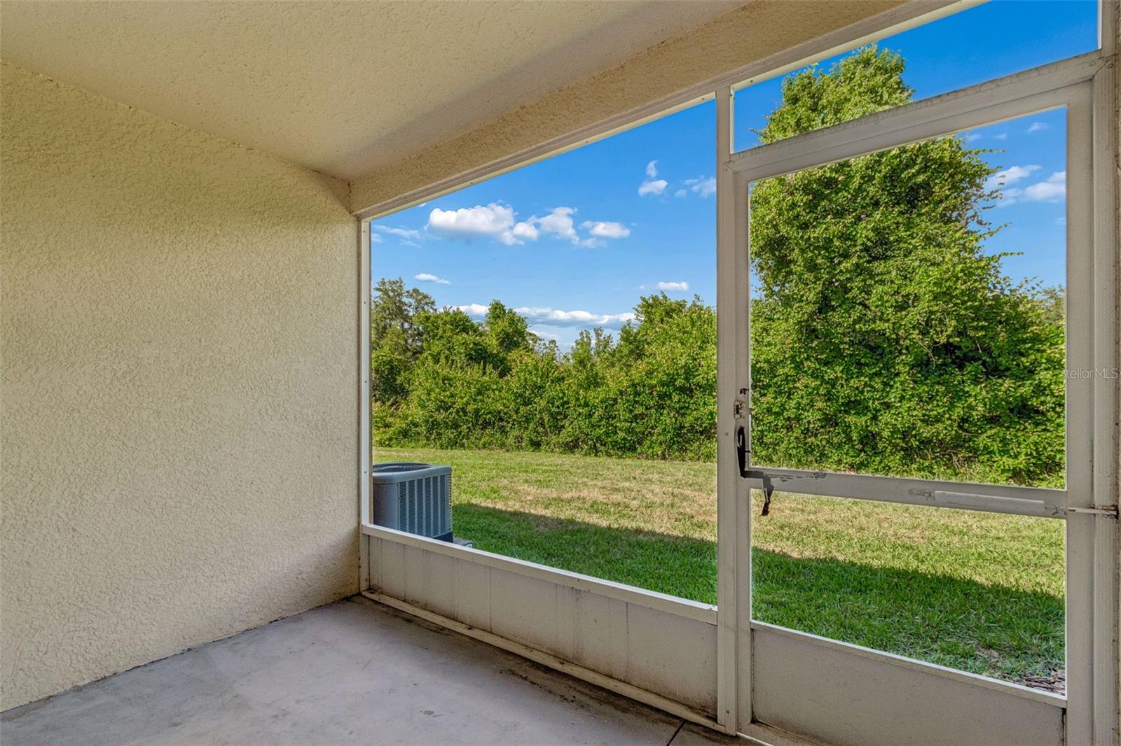 1330 STANDRIDGE DR — photo 32