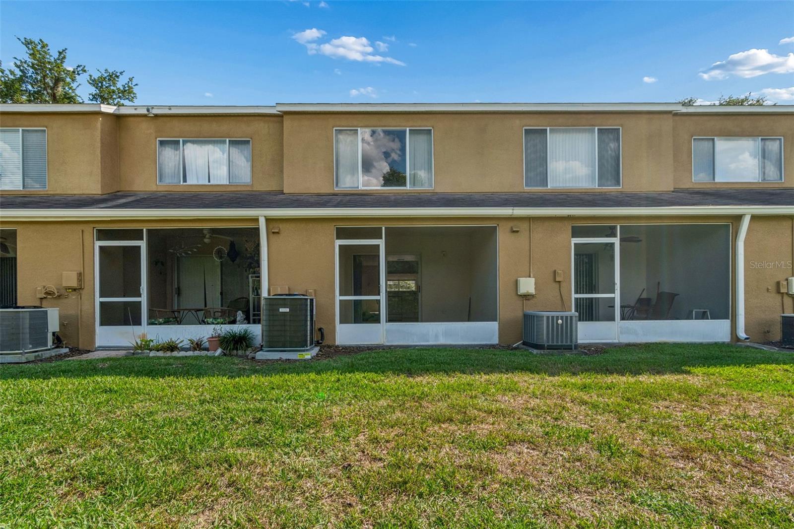 1330 STANDRIDGE DR — photo 35