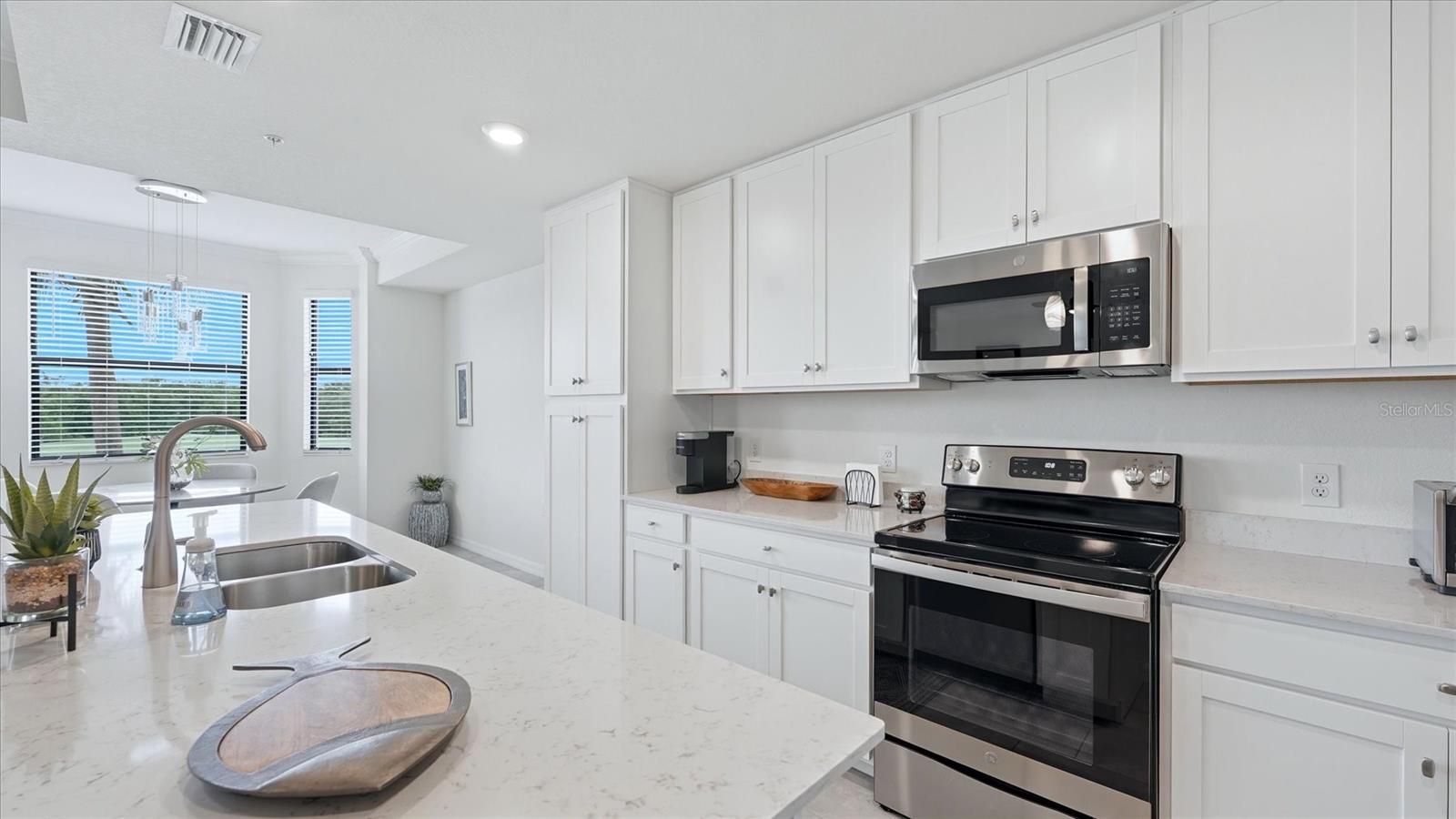 17810 GAWTHROP DR #203 — photo 7