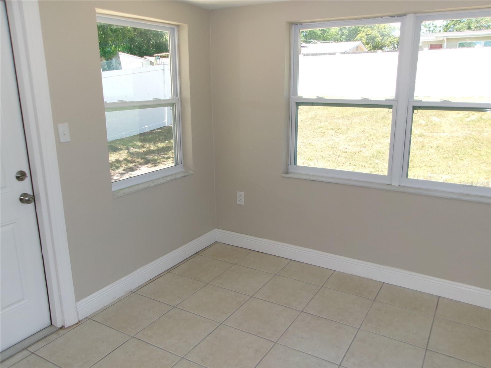 5103 VALIMOR DR — photo 9