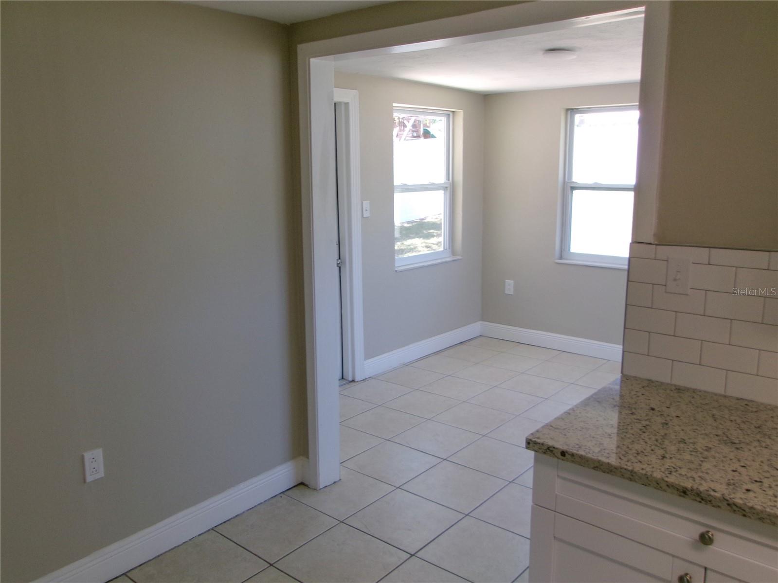 5103 VALIMOR DR — photo 7