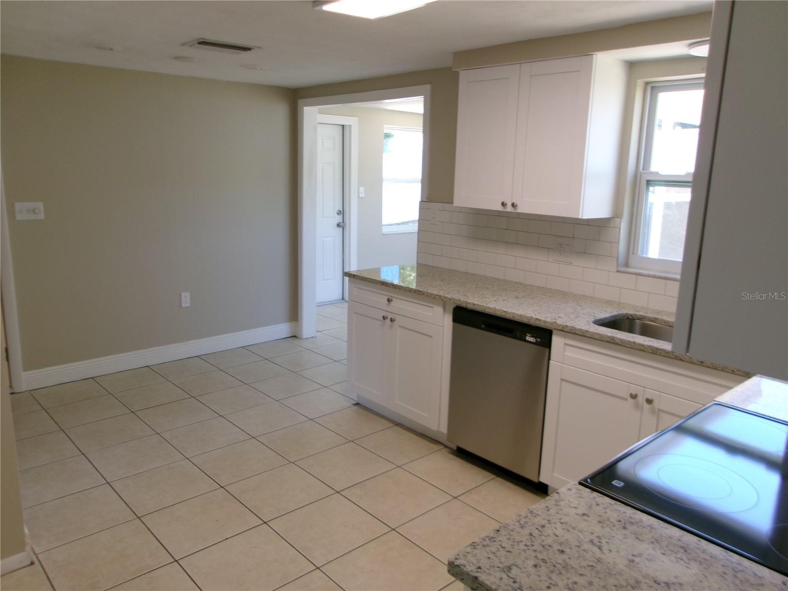5103 VALIMOR DR — photo 5