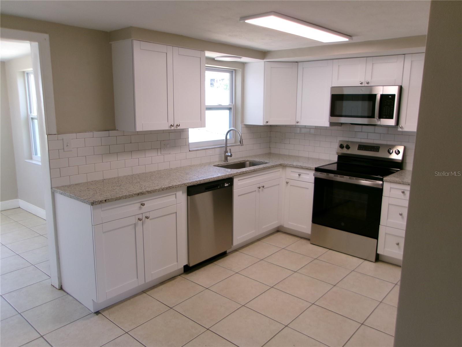 5103 VALIMOR DR — photo 6