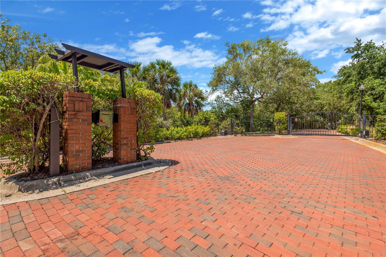 2852 BAYSHORE TRAILS DR — photo 41