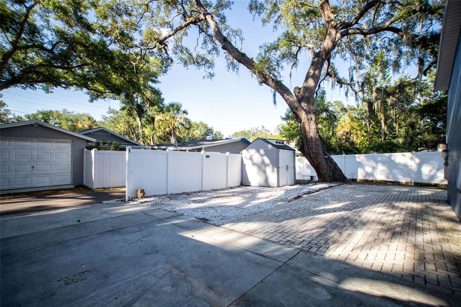 415 DR ML KING JR ST N — photo 18