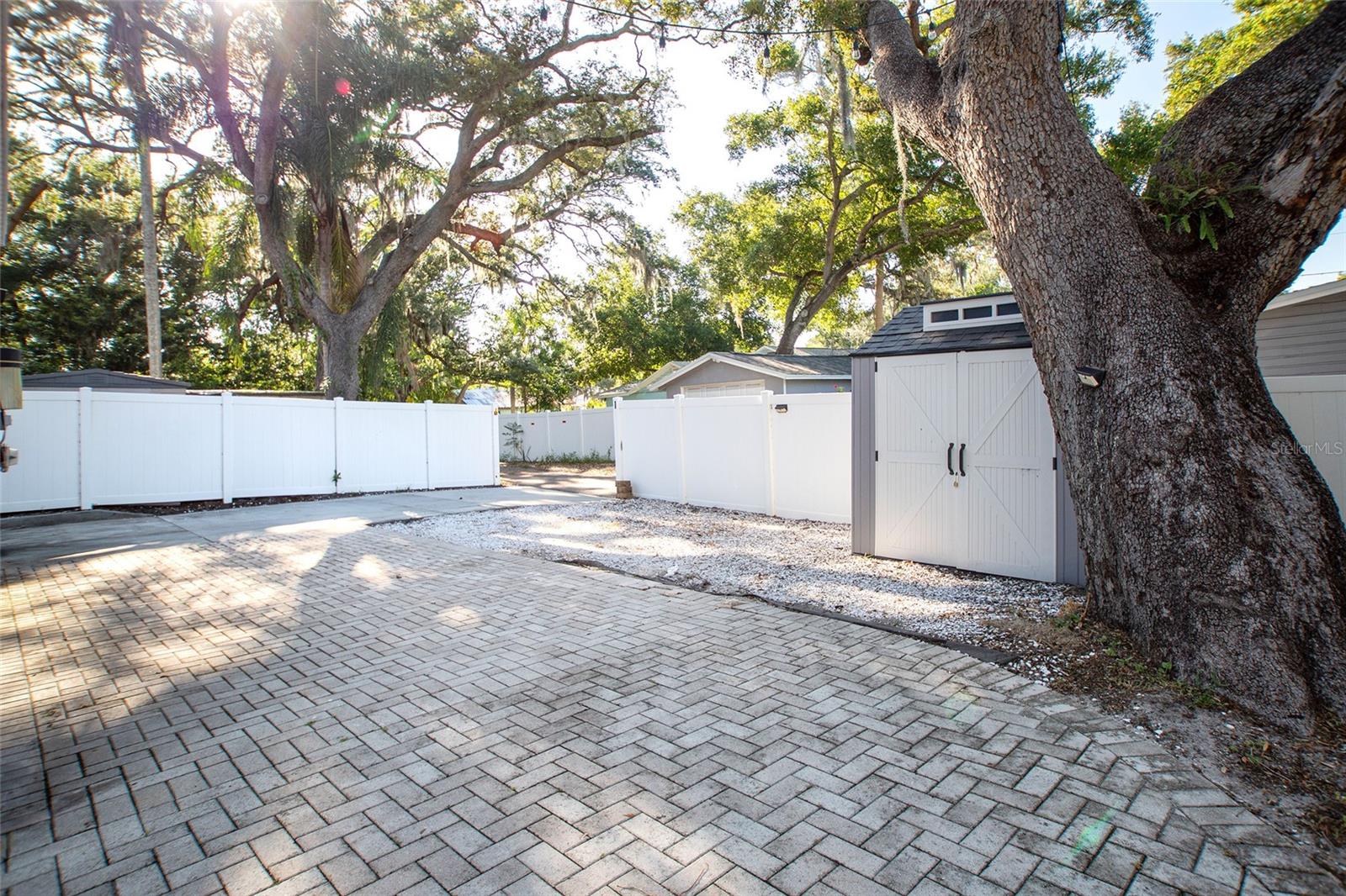 415 DR ML KING JR ST N — photo 17