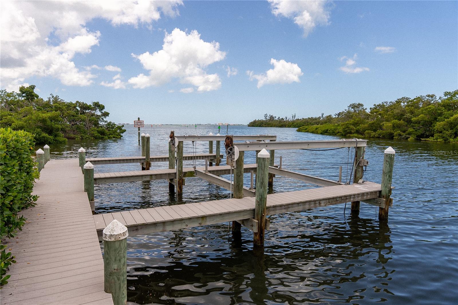 2424 BAY DR #2424/2426 — photo 32