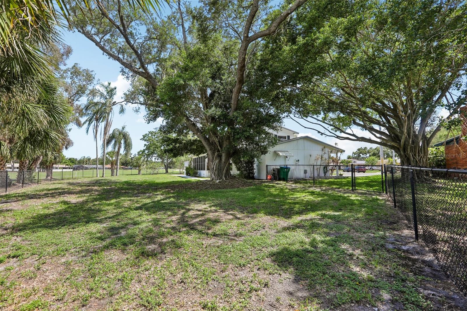 6827 TEQUESTA DR — photo 41