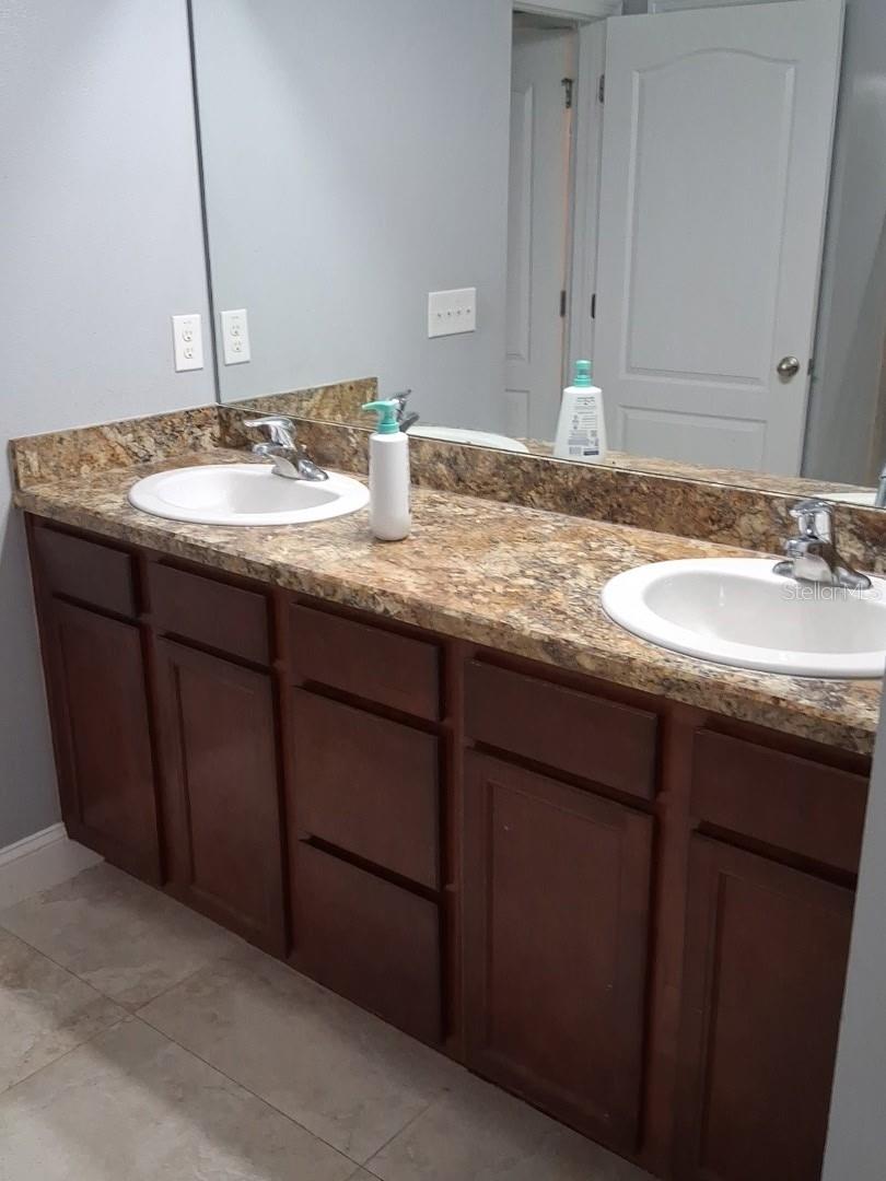 405 BLAKELY CT — photo 8