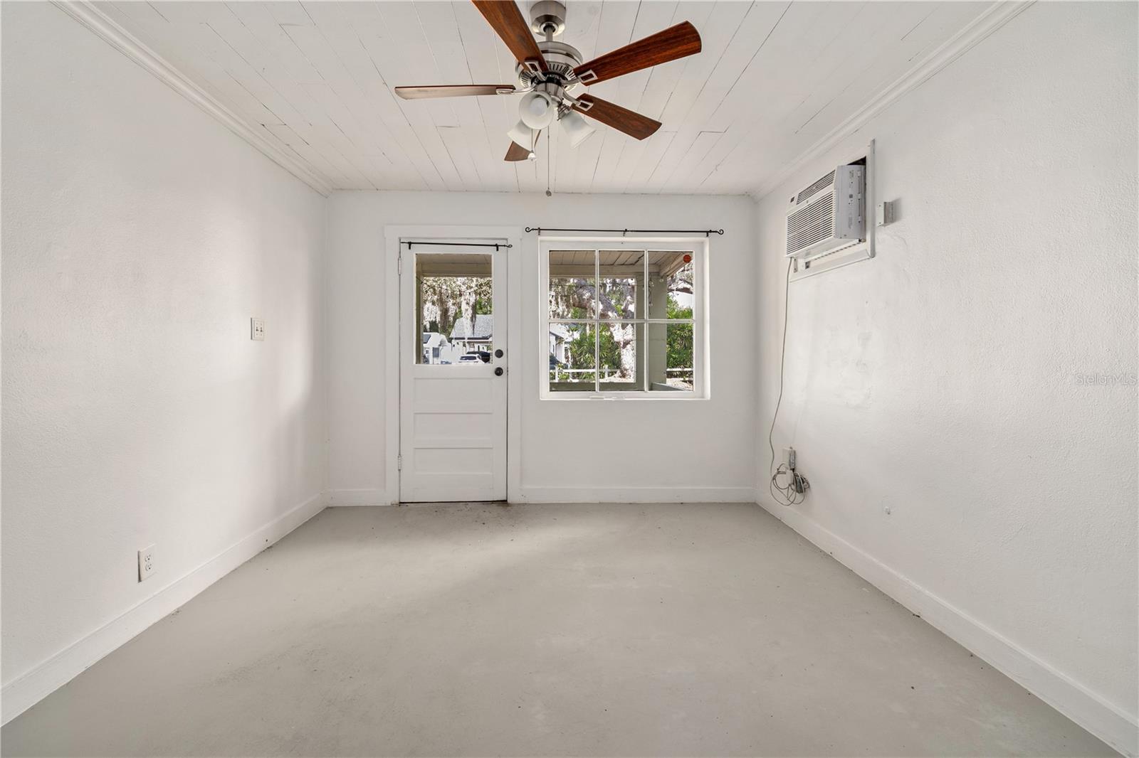 5914 N OLA AVE — photo 16
