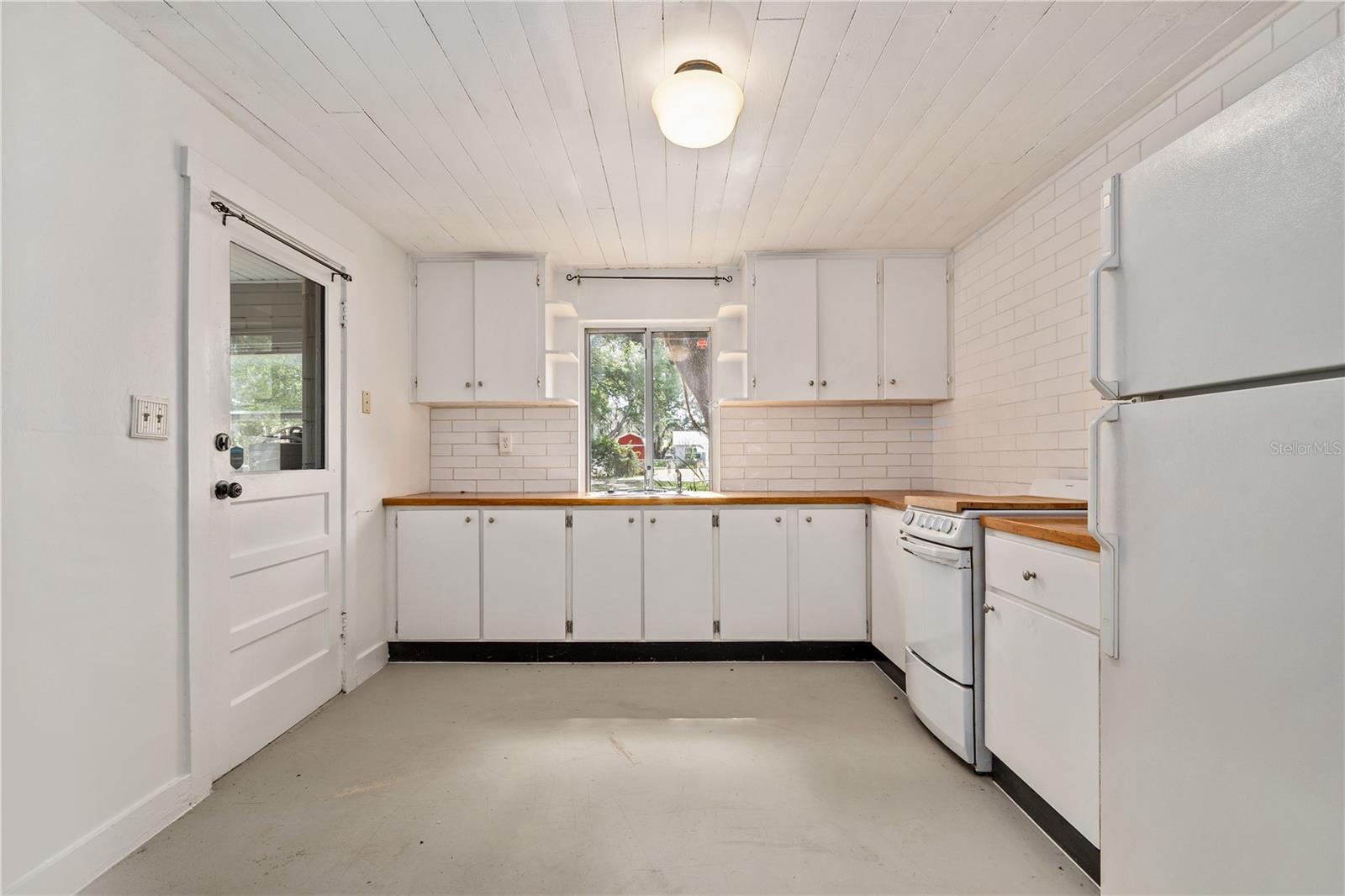 5914 N OLA AVE — photo 15