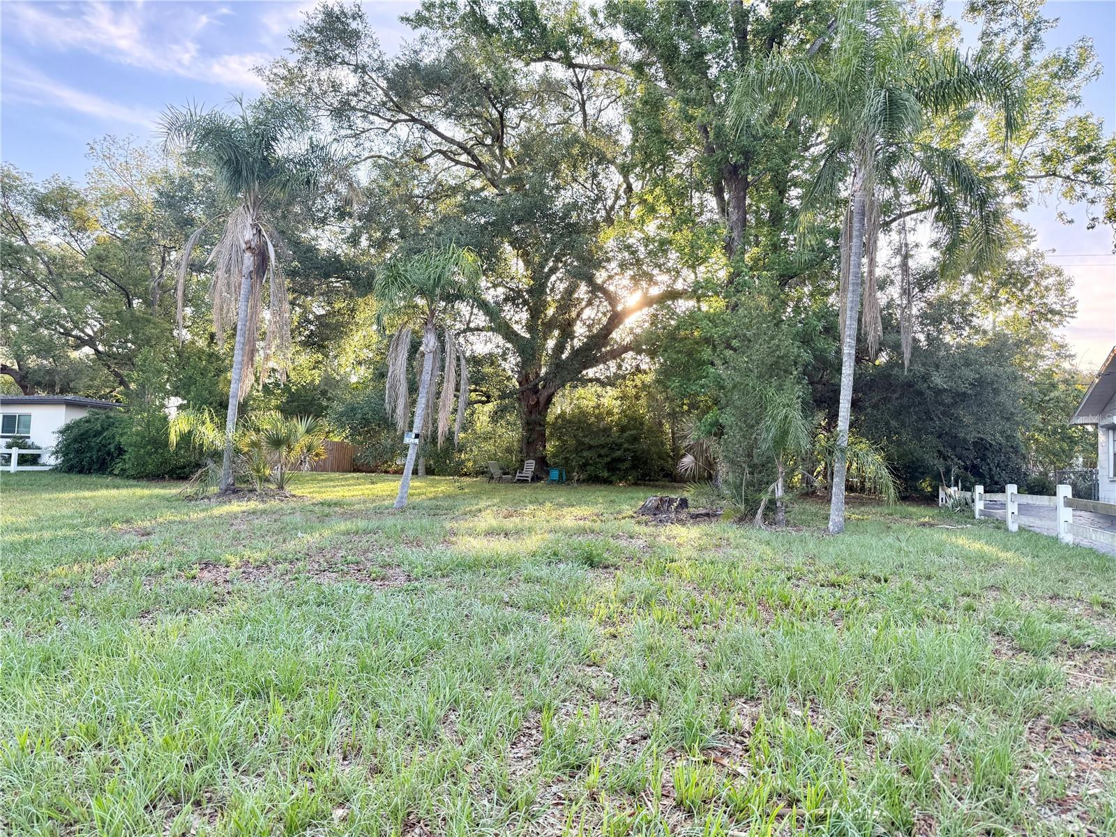 304 SPRINGDALE PLACE — photo 2