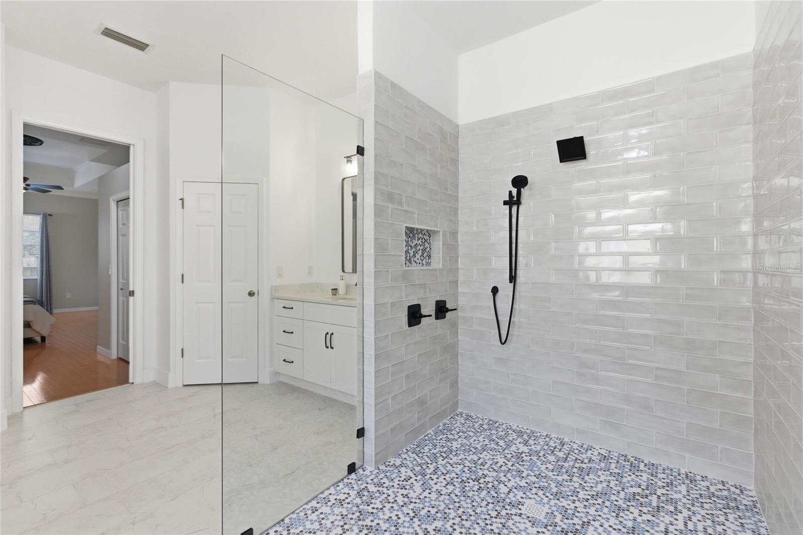 8309 OLD TOWN DR — photo 35