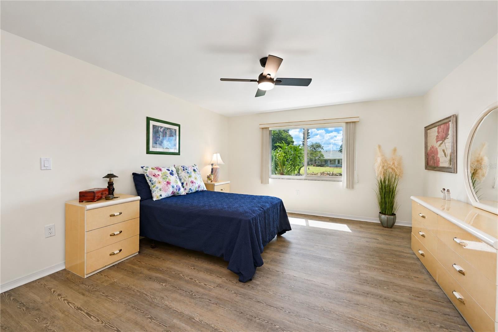 4853 INDEPENDENCE DR — photo 23