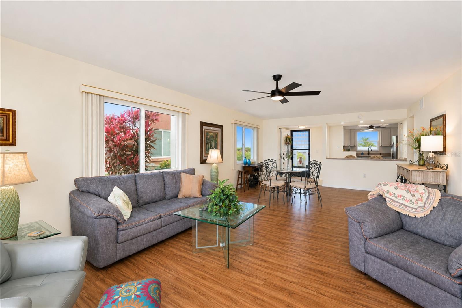 4853 INDEPENDENCE DR — photo 15