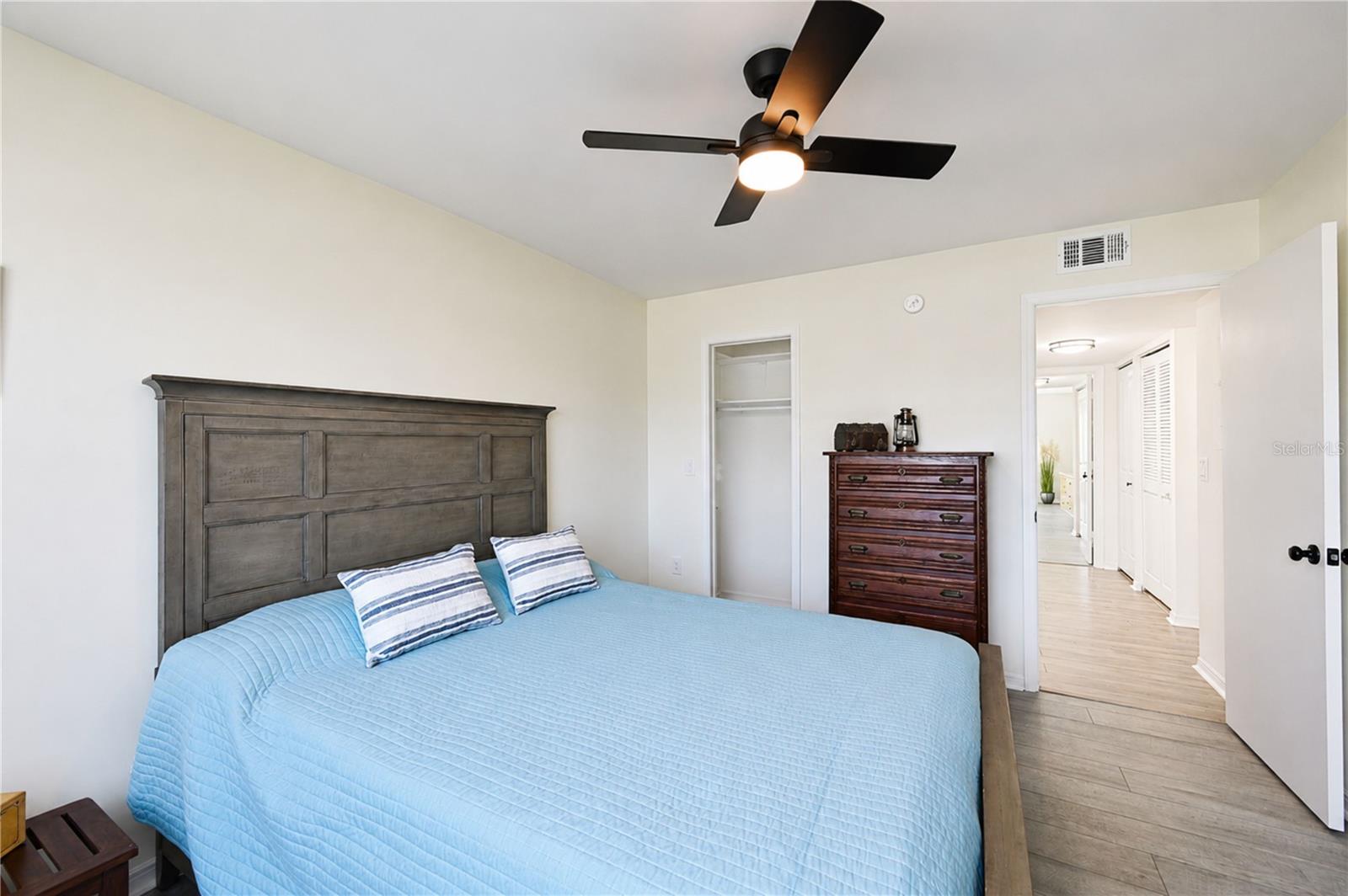 4853 INDEPENDENCE DR — photo 28