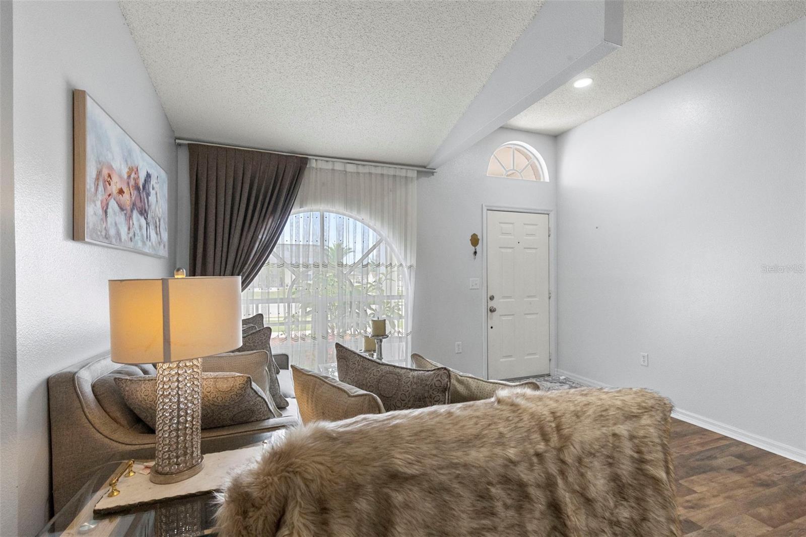38912 CARR DR — photo 10