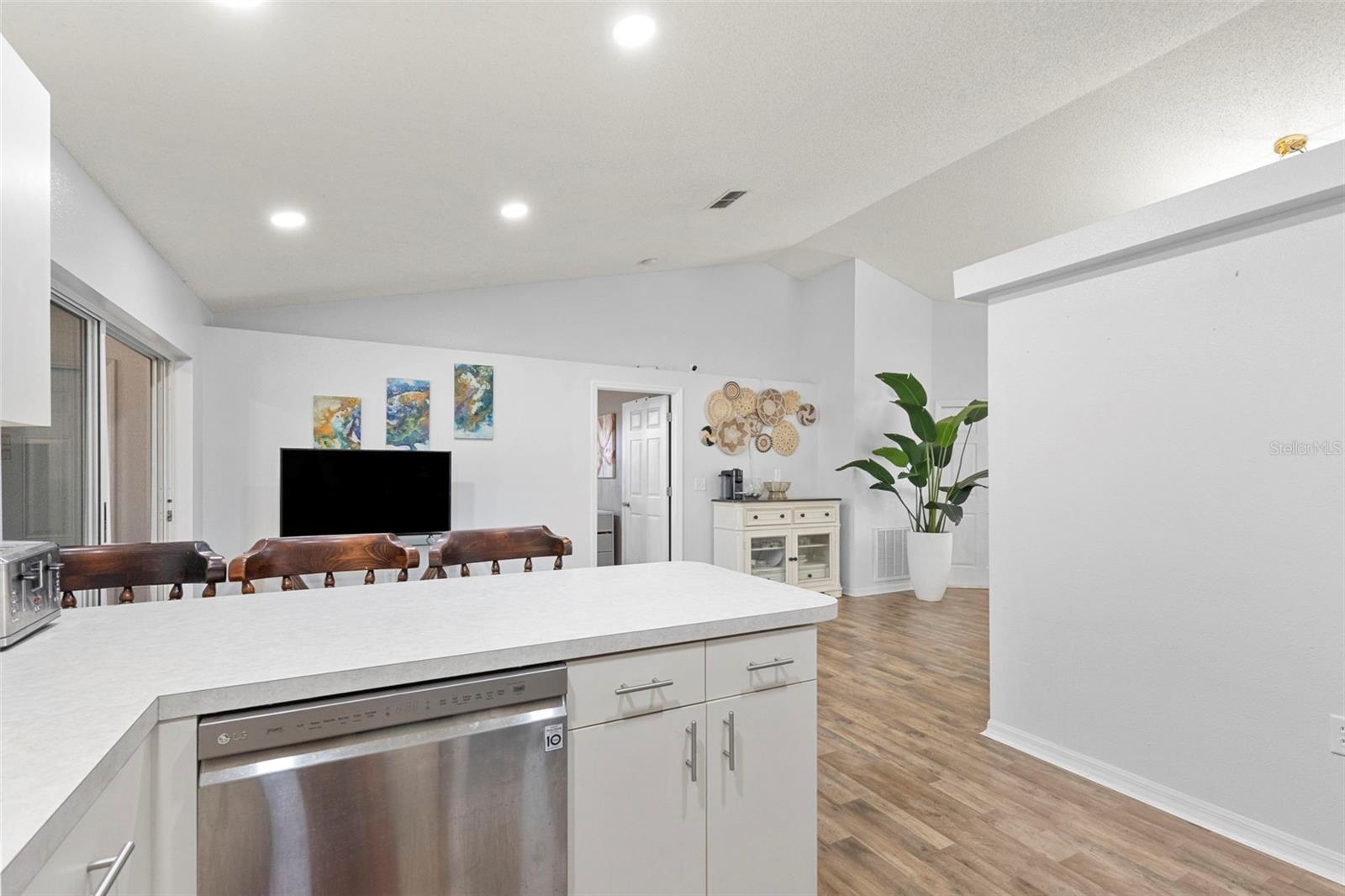 38912 CARR DR — photo 23