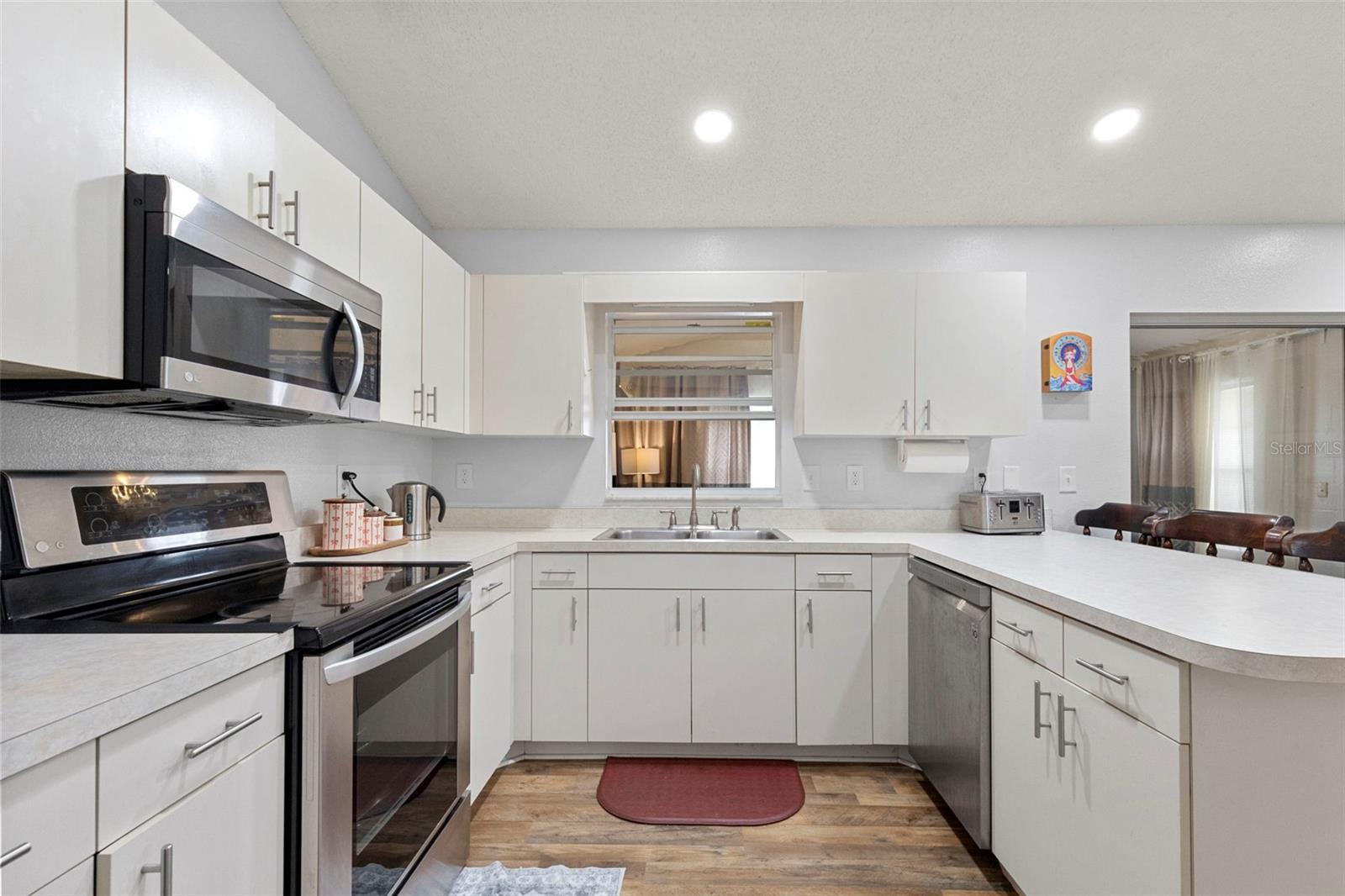 38912 CARR DR — photo 22