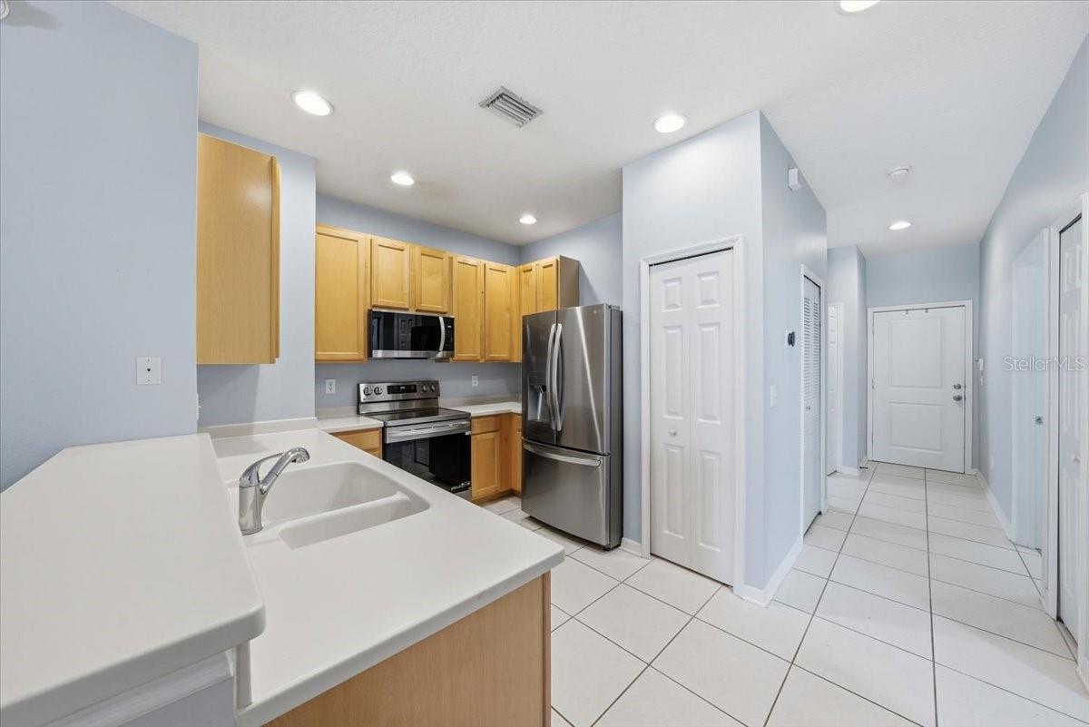 9508 W PARK VILLAGE DR #107 — photo 6