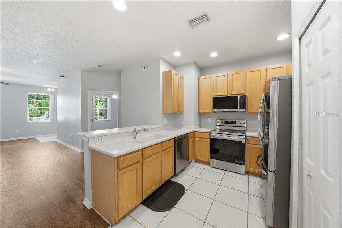 9508 W PARK VILLAGE DR #107 — photo 5