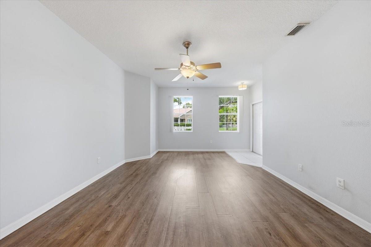 9508 W PARK VILLAGE DR #107 — photo 8