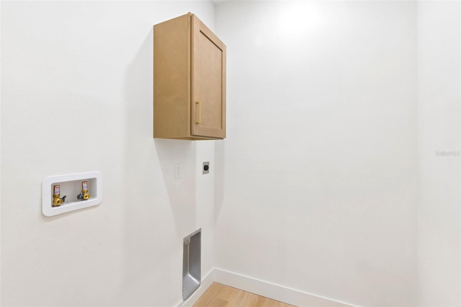 266 PLATON AVE — photo 26