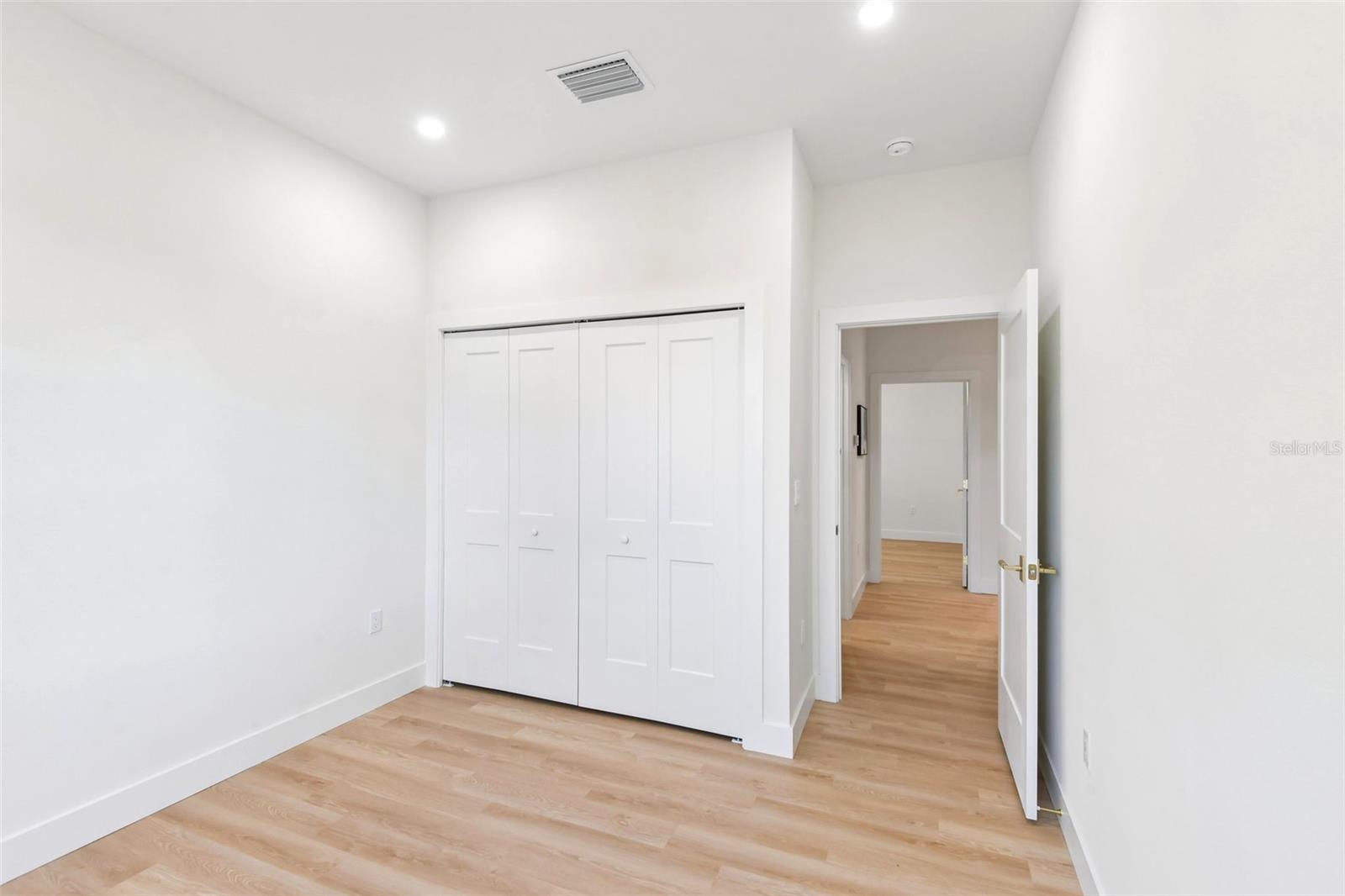 266 PLATON AVE — photo 23