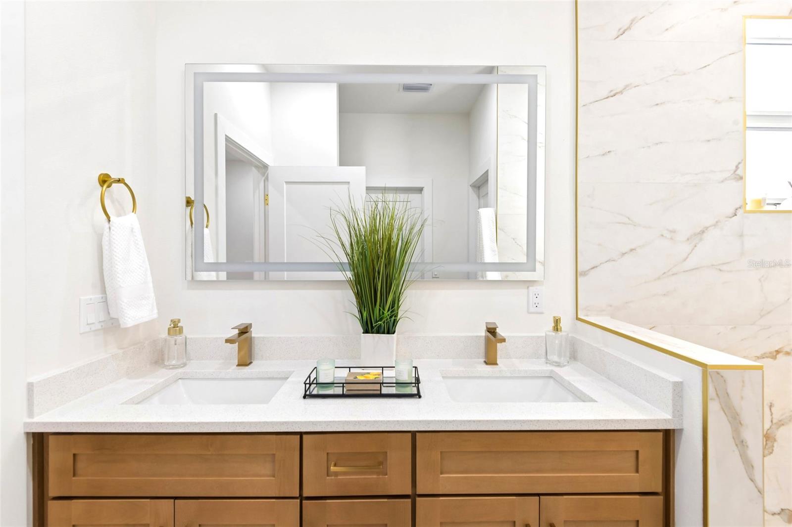266 PLATON AVE — photo 15