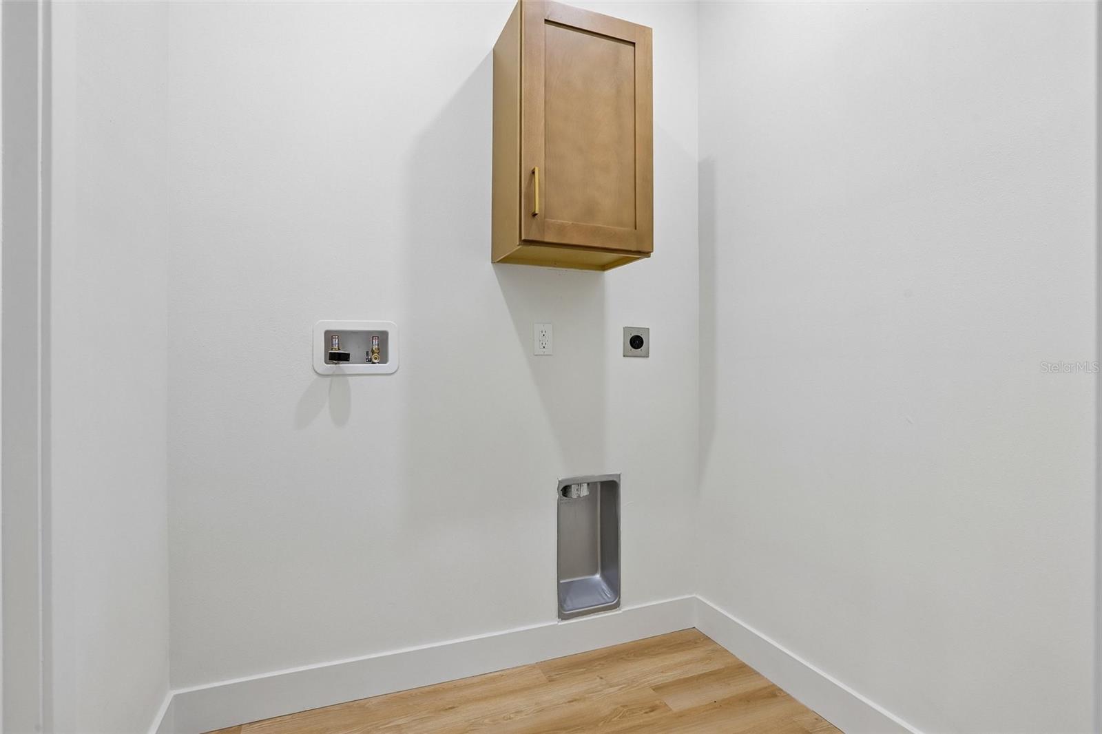 270 DIOGENES ST — photo 19