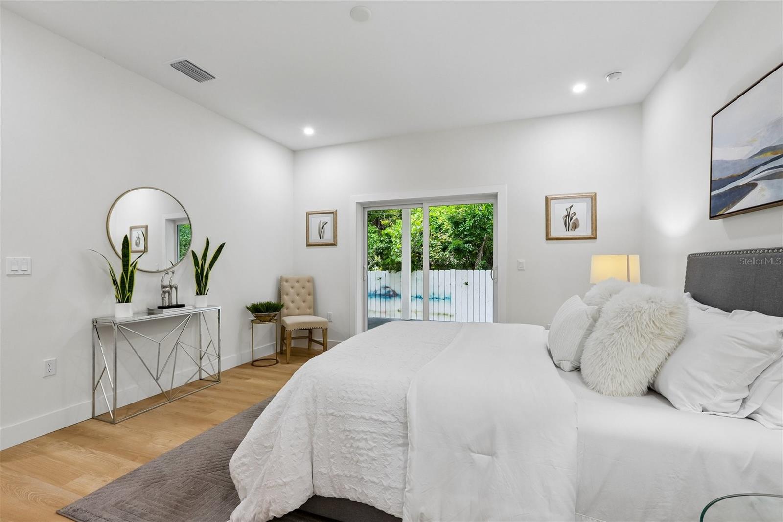 270 DIOGENES ST — photo 29