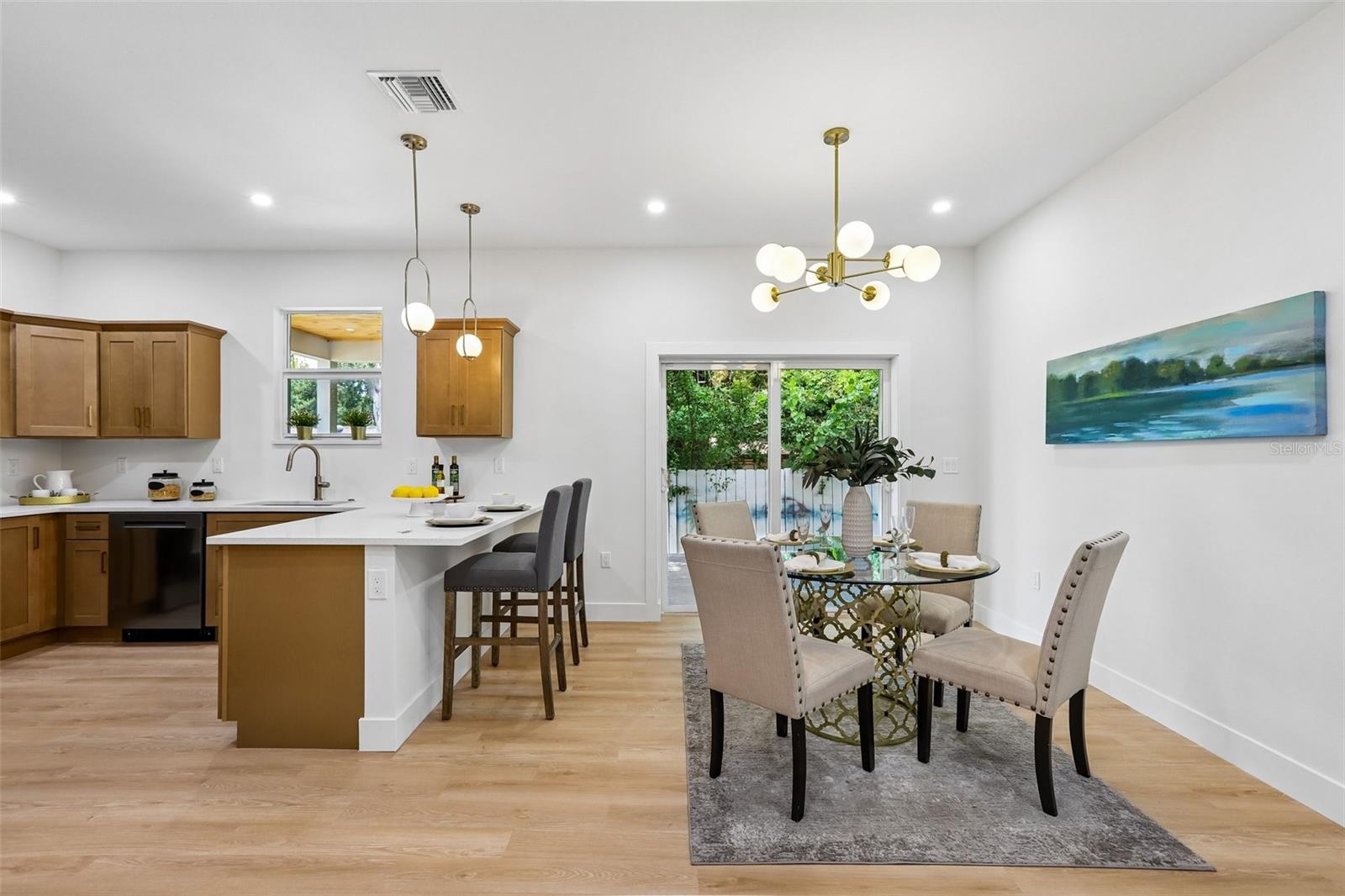 270 DIOGENES ST — photo 10