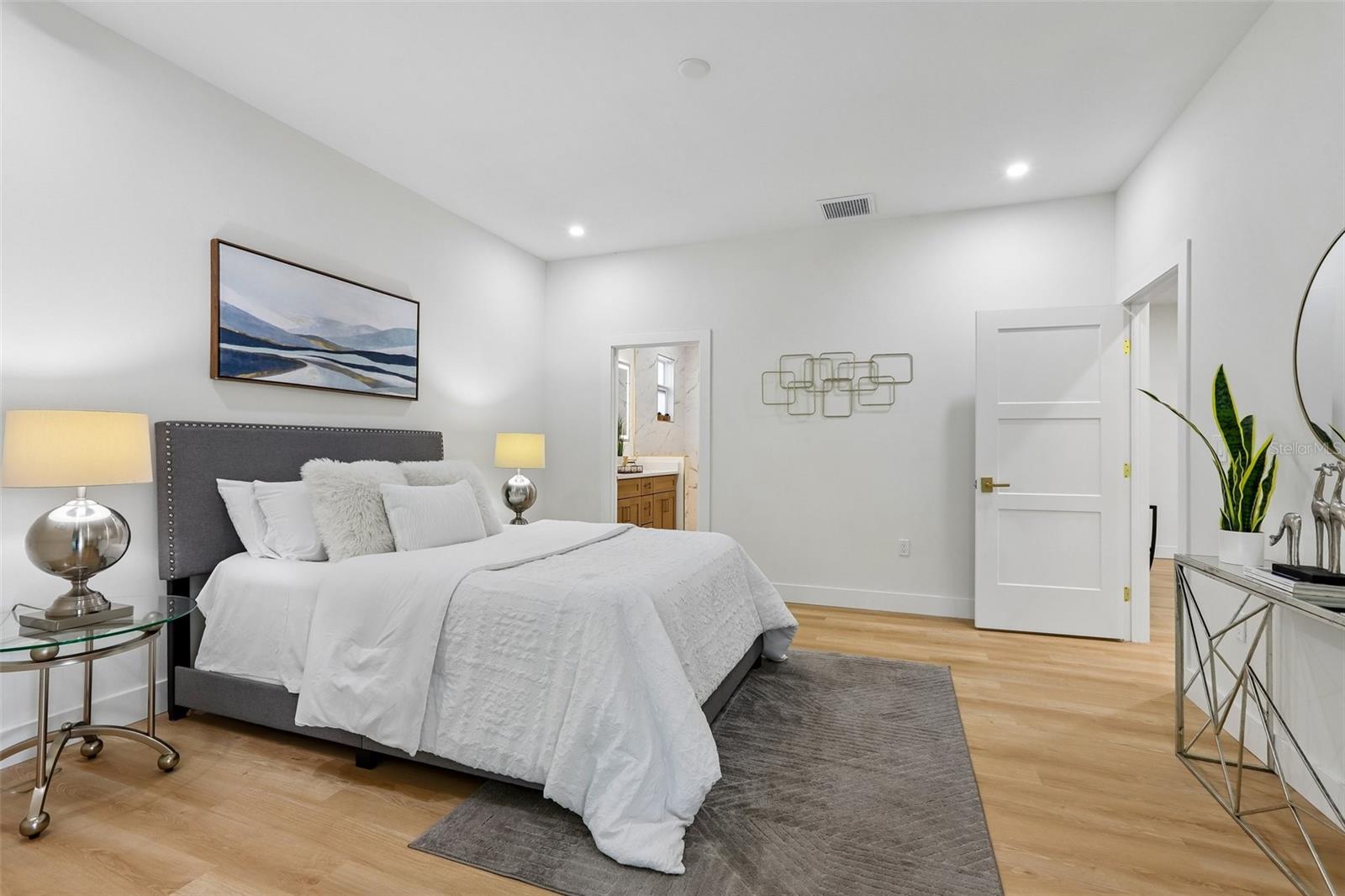 270 DIOGENES ST — photo 28