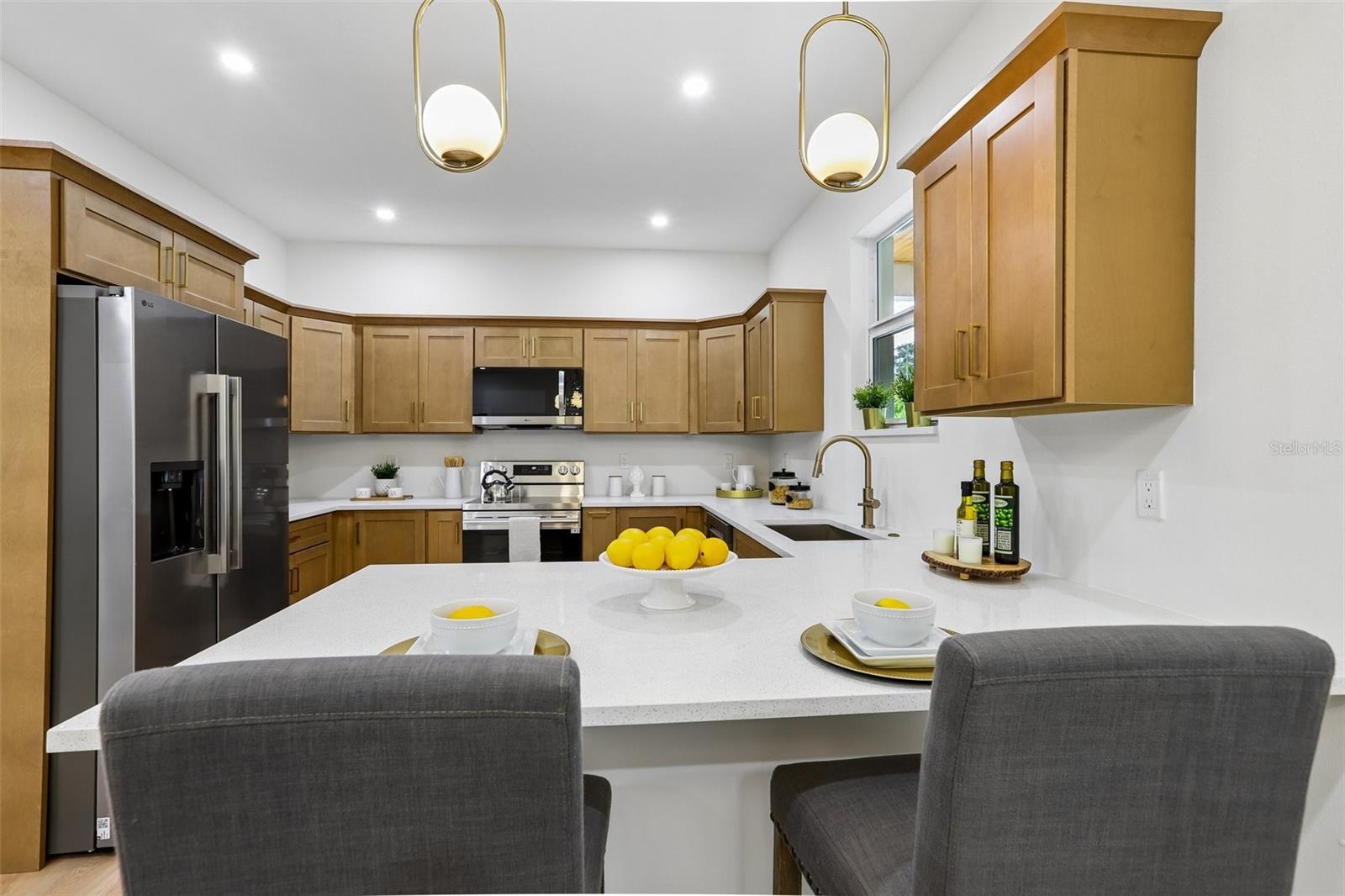 270 DIOGENES ST — photo 14