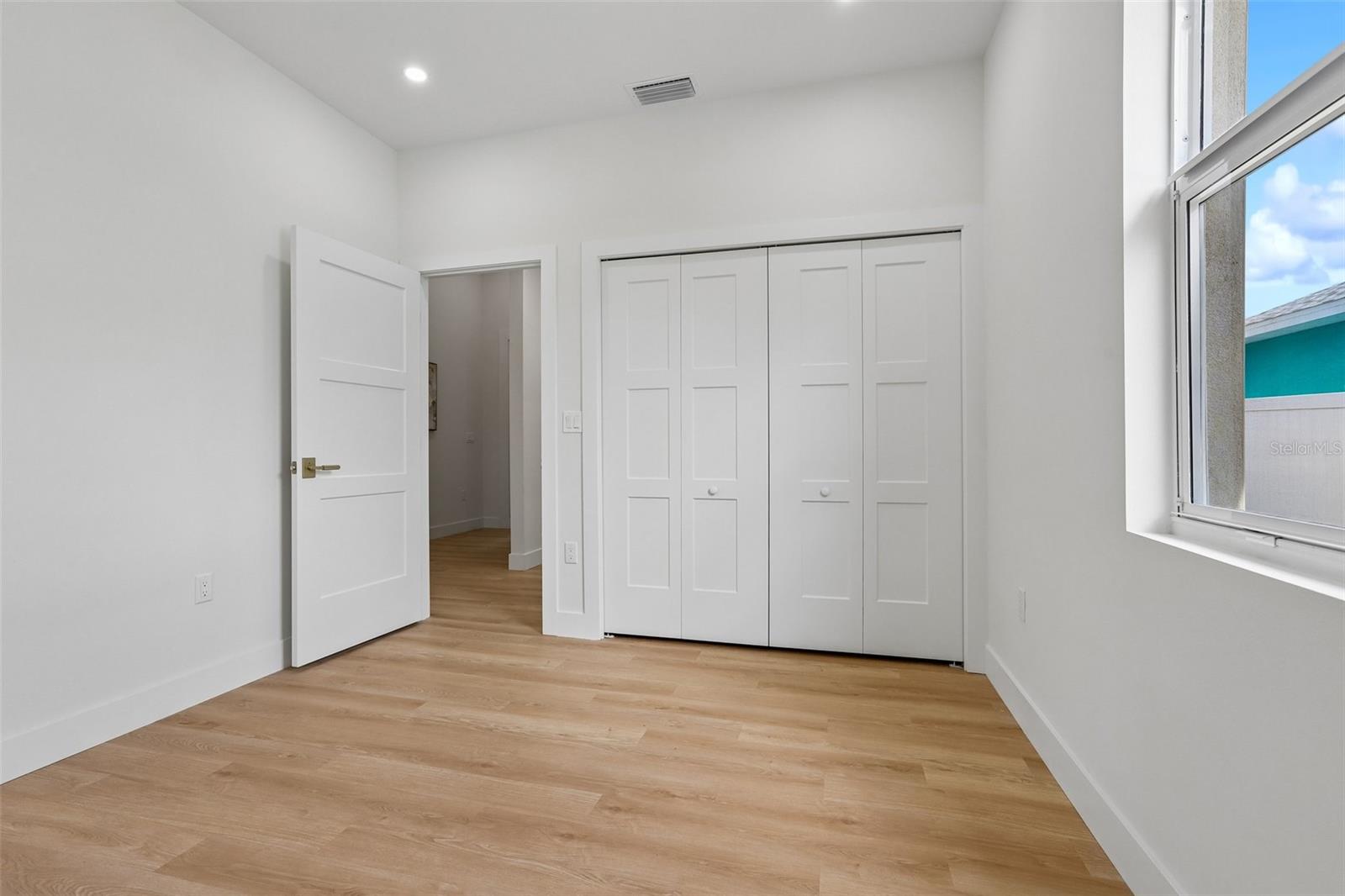 270 DIOGENES ST — photo 25