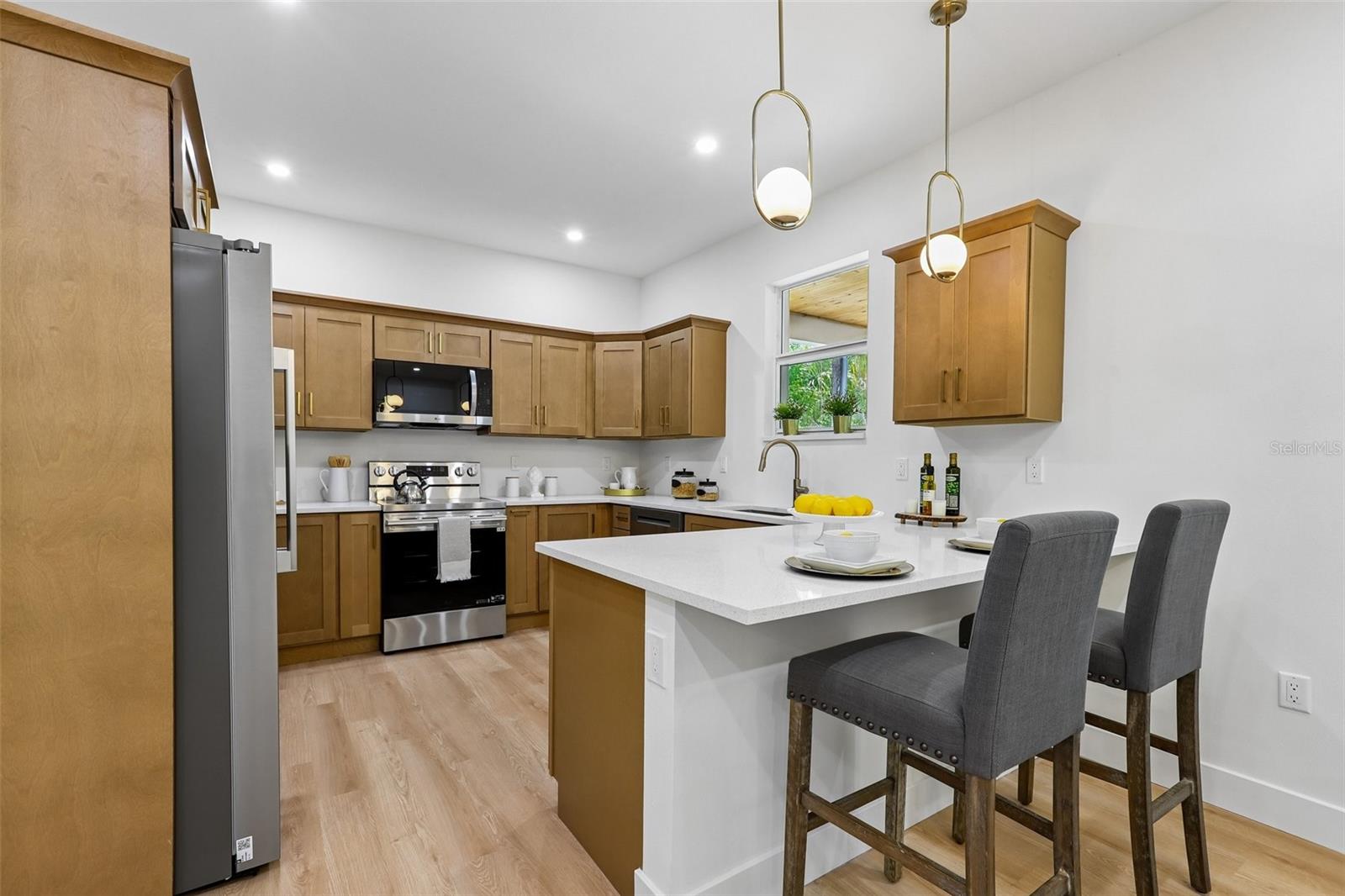 270 DIOGENES ST — photo 13