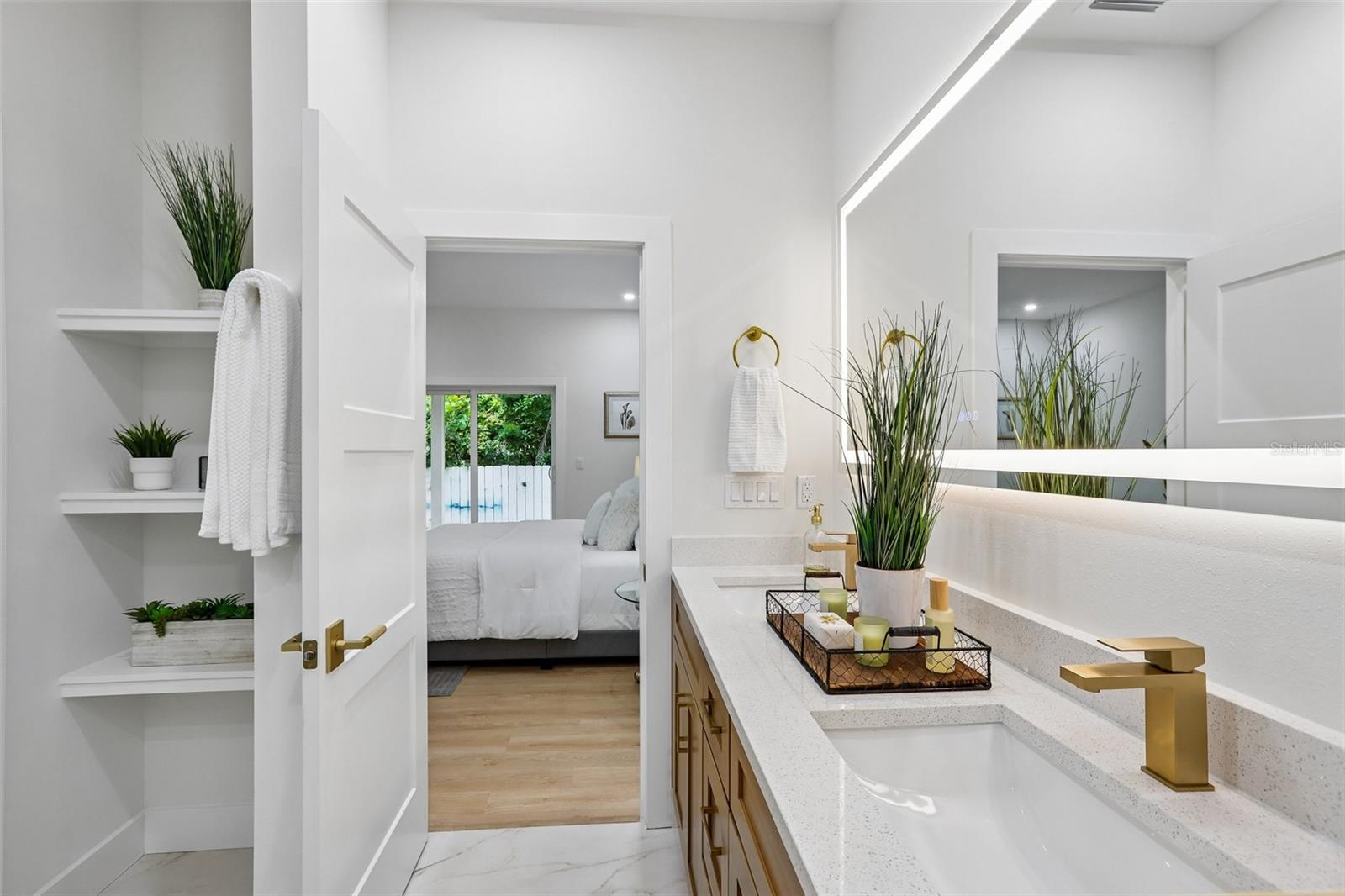 270 DIOGENES ST — photo 33
