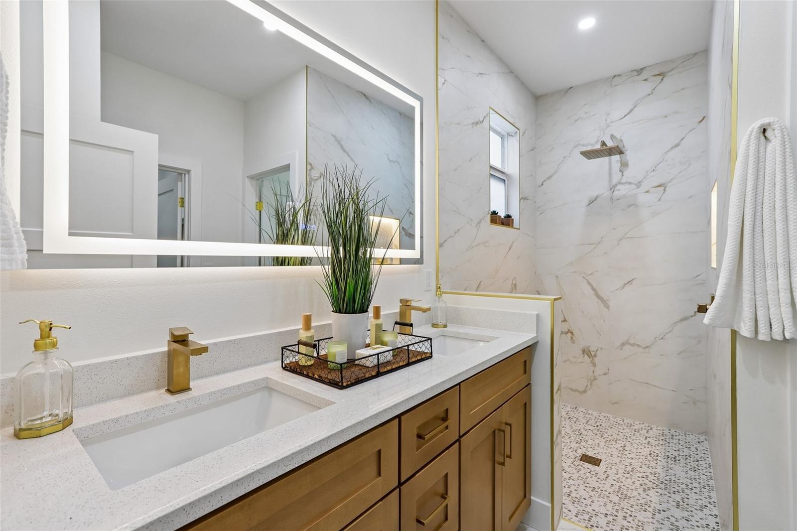 270 DIOGENES ST — photo 30