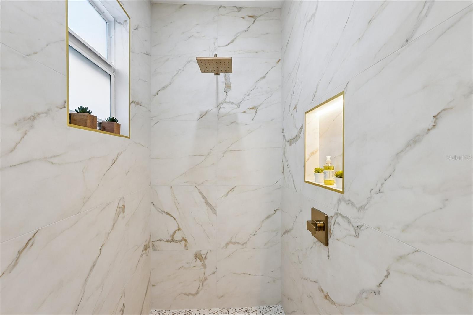 270 DIOGENES ST — photo 32