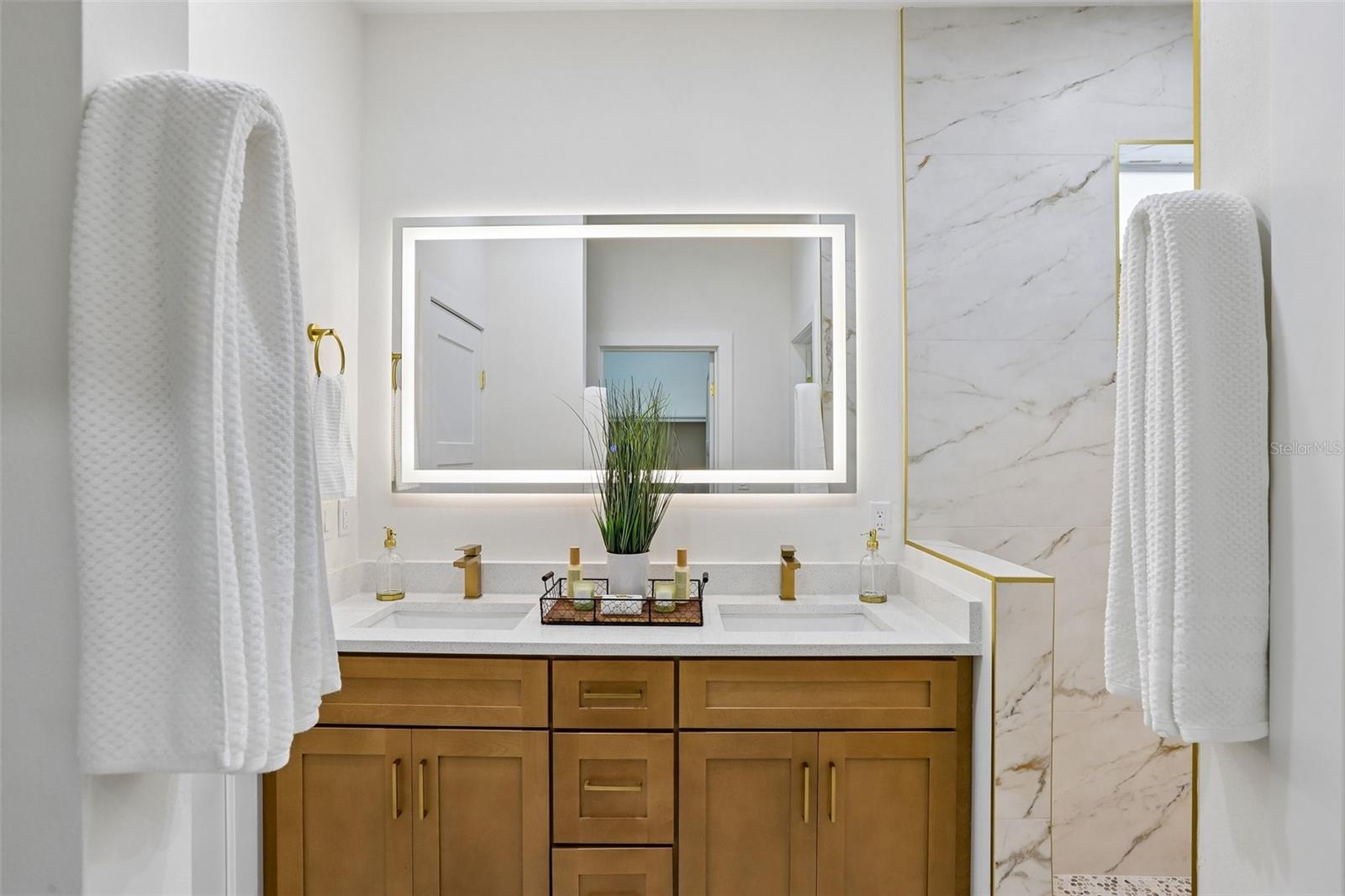 270 DIOGENES ST — photo 31