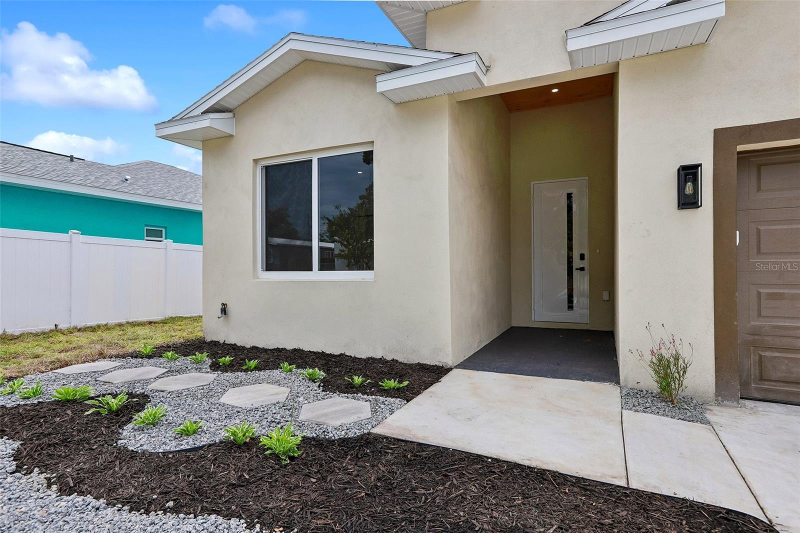 270 DIOGENES ST — photo 4