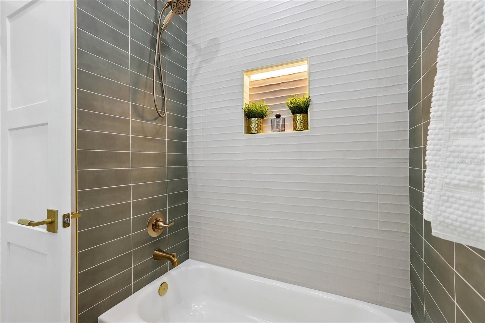 270 DIOGENES ST — photo 23