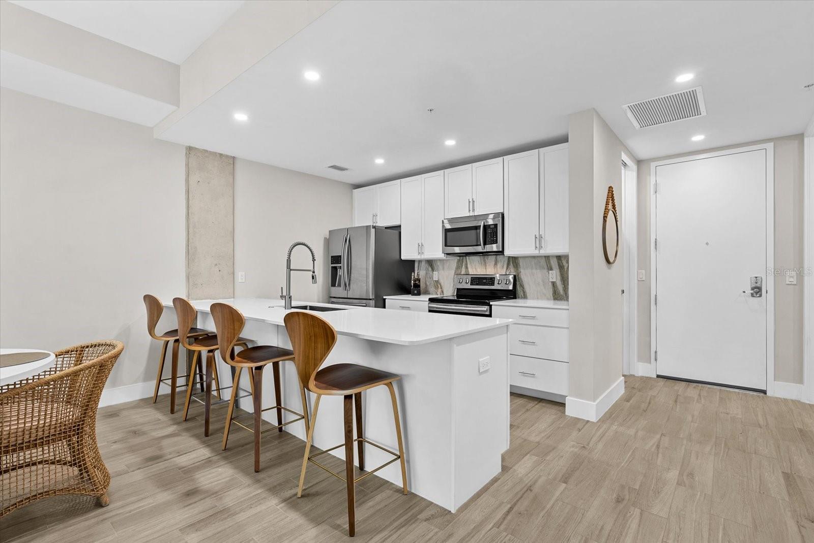 332 COCOANUT AVE #302 — photo 9